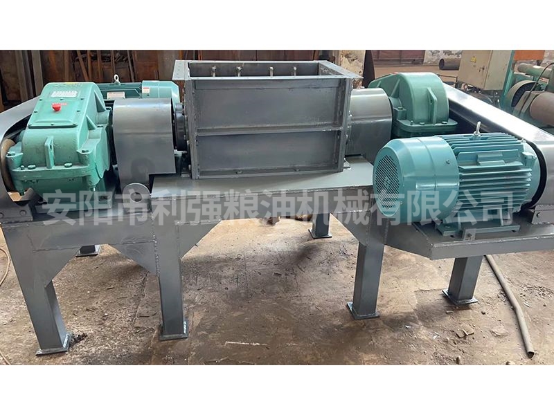 大型鮮動(dòng)脂肪雙動(dòng)力粉粹機(jī)